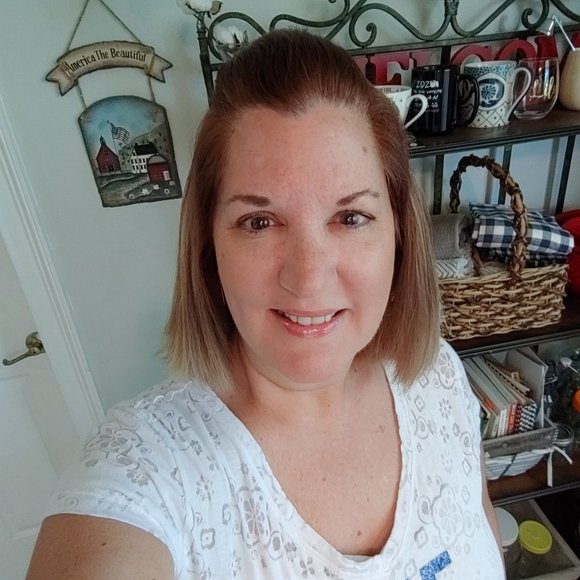 Meet your Posher, Susan - Picture 2 of 2